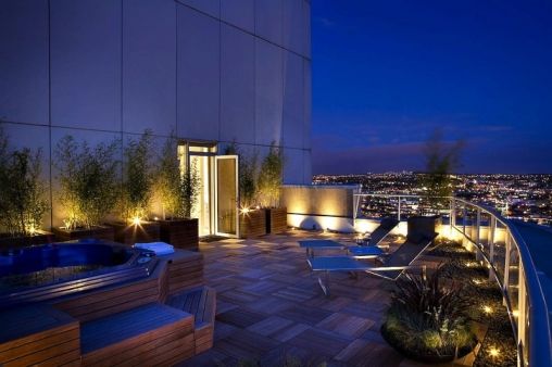 contemporary-waterfront-penthouse-in-van-8.jpg