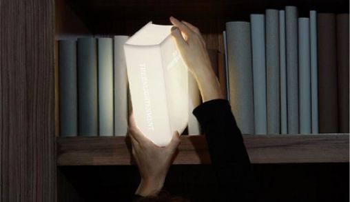 enlightenment-de-perfecte-boekenkastlamp.jpg