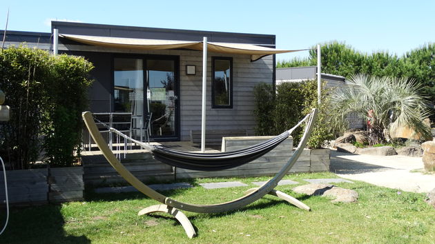 Mobile home met hangmat bij Sune\u0302lia Domaine de la Dragonnie\u0300re